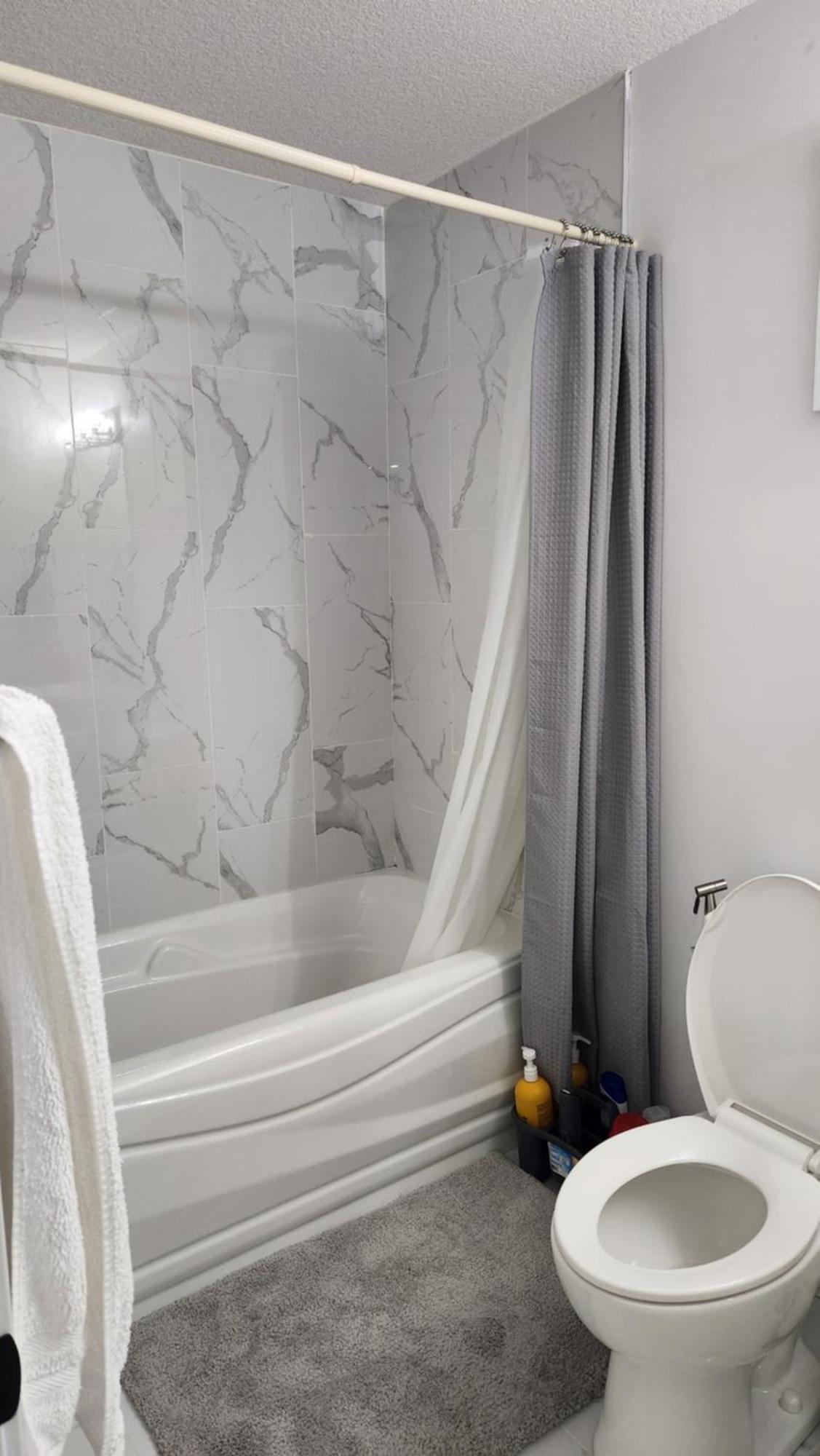 Modern 2 Bedroom Basement Suite At West Edmonton Kültér fotó