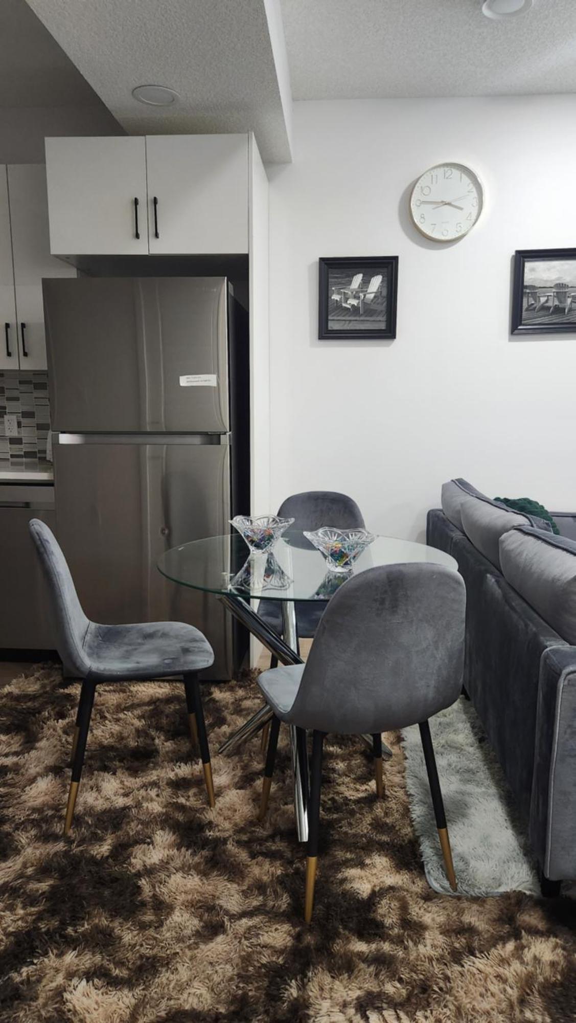 Modern 2 Bedroom Basement Suite At West Edmonton Kültér fotó