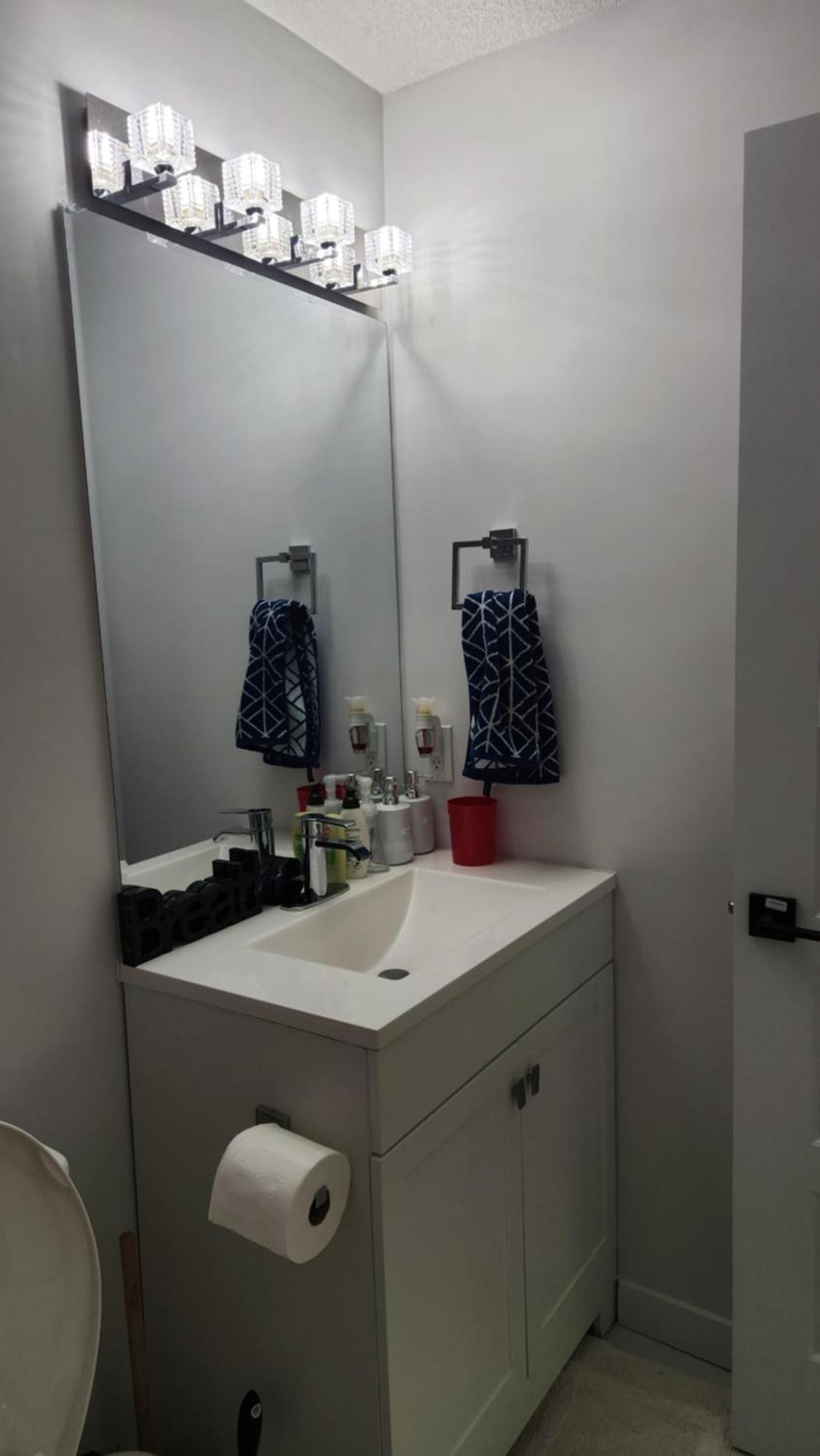 Modern 2 Bedroom Basement Suite At West Edmonton Kültér fotó