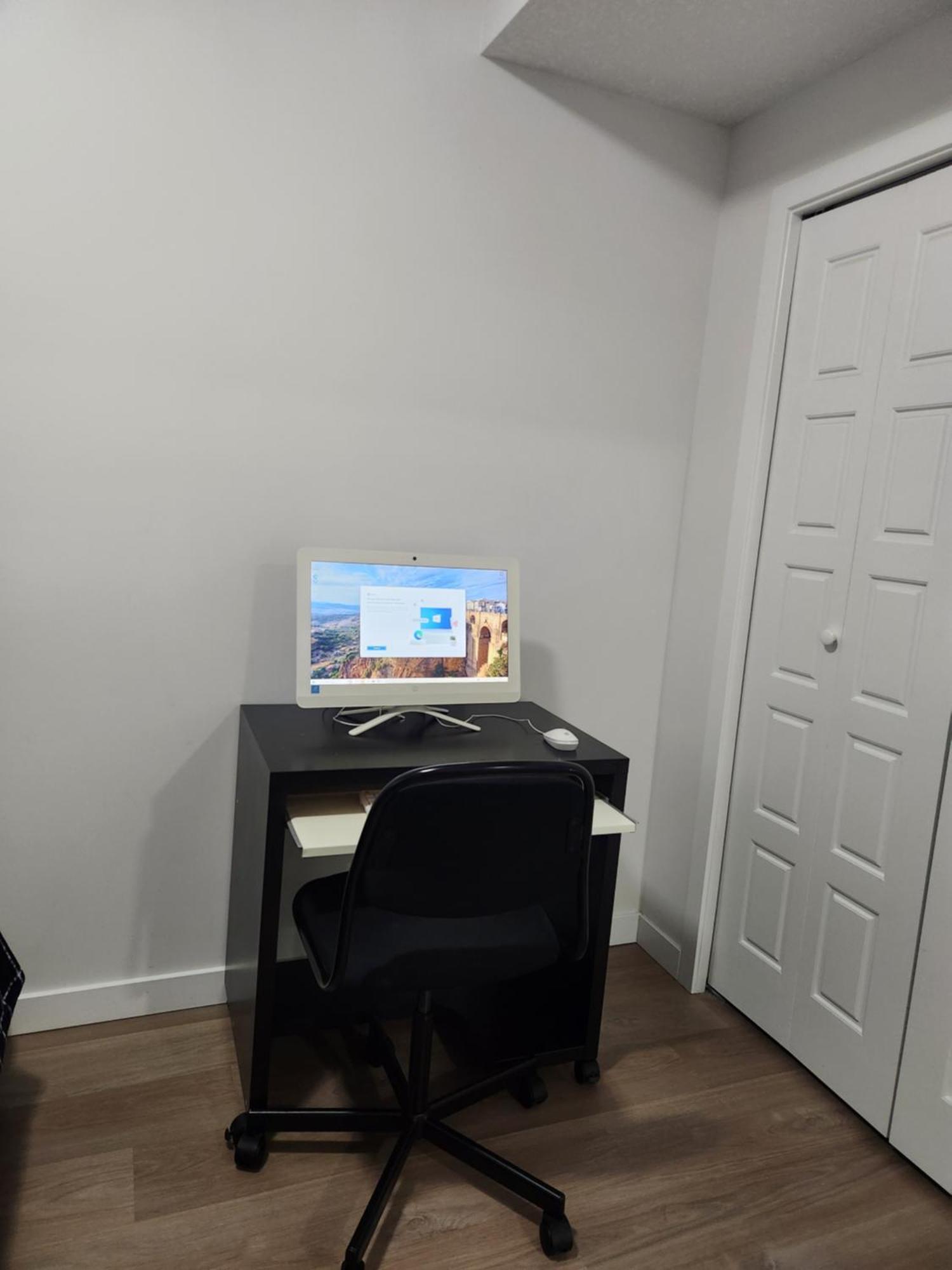 Modern 2 Bedroom Basement Suite At West Edmonton Kültér fotó